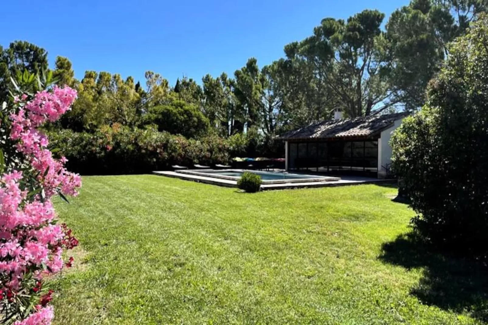 Belle Villa Contemporaine, Piscine Et Grand Jardin-Image-tags.