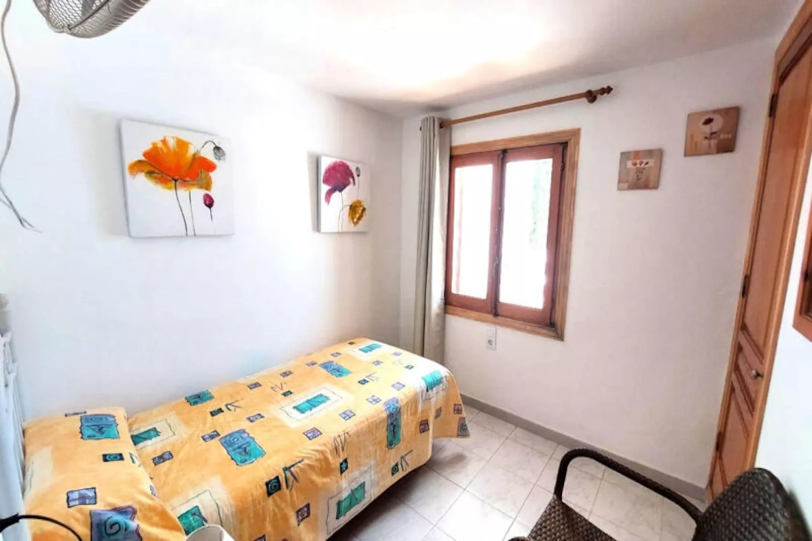 Maison à Son Bou-Image-tags.