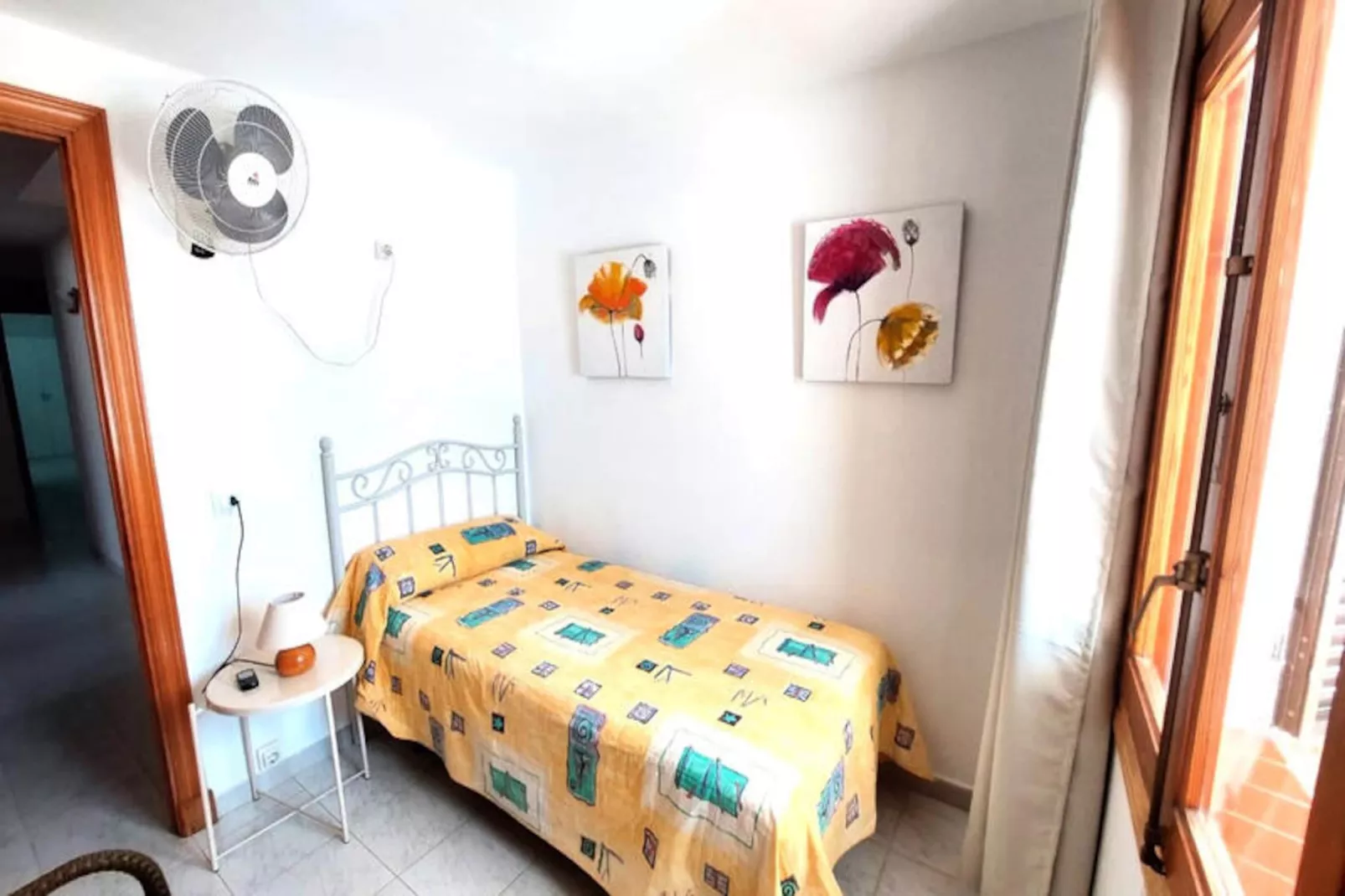 Maison à Son Bou-Image-tags.