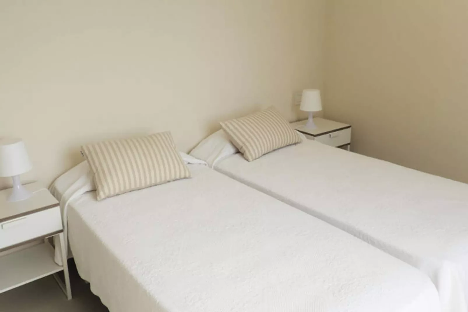 Maison à Binisafuller-Image-tags.