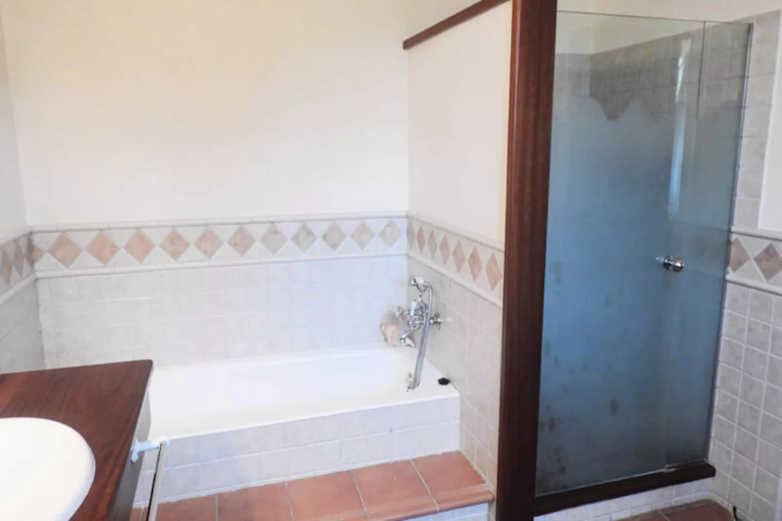 Maison à Son Bou-Image-tags.