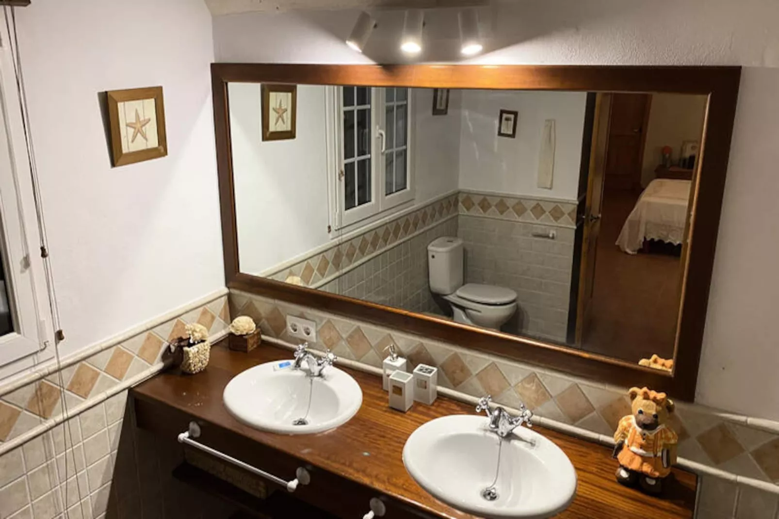 Maison à Son Bou-Image-tags.