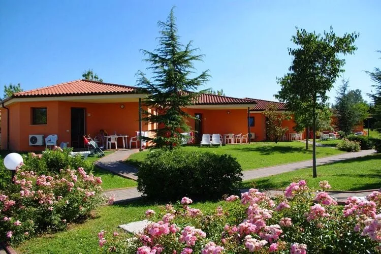 Holiday park Bella Italia, Peschiera-Oleandro-Extérieur été