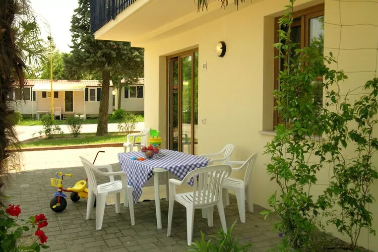 Holiday park Bella Italia, Peschiera-Primula-Terrassenbalkon