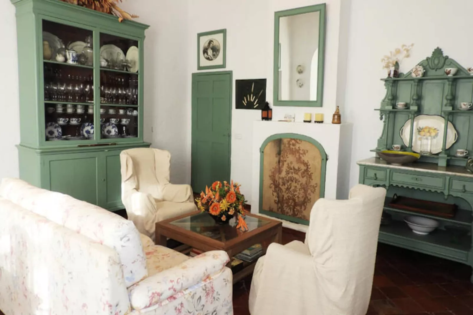 Maison à Son Bou-Image-tags.