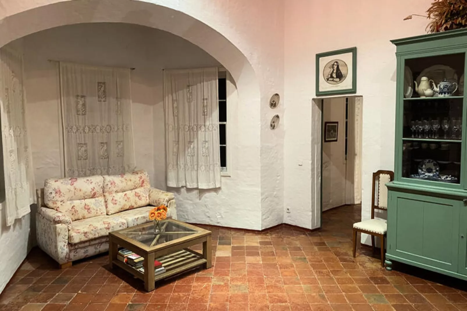 Maison à Son Bou-Image-tags.