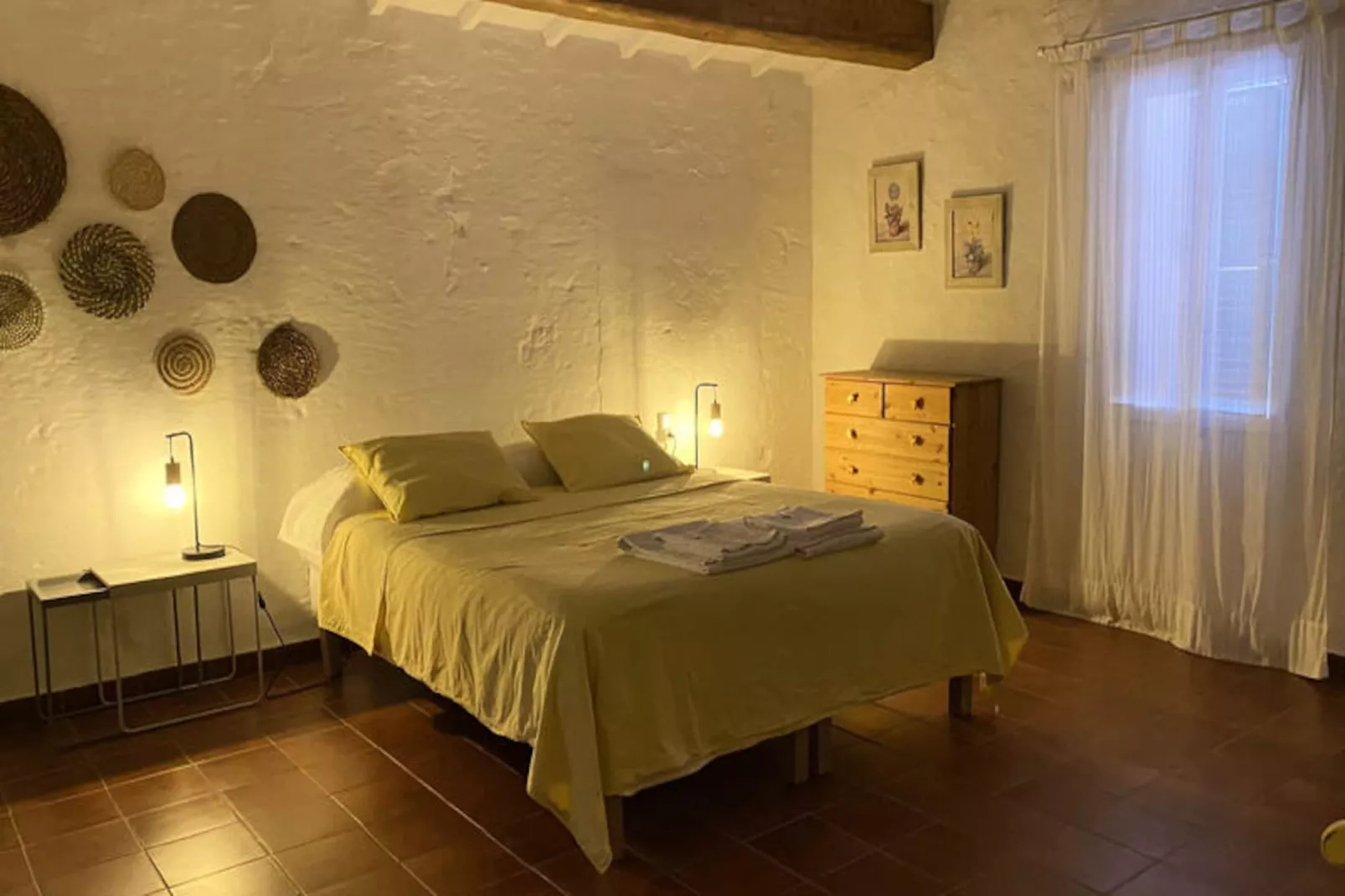 Maison à Son Bou-Image-tags.