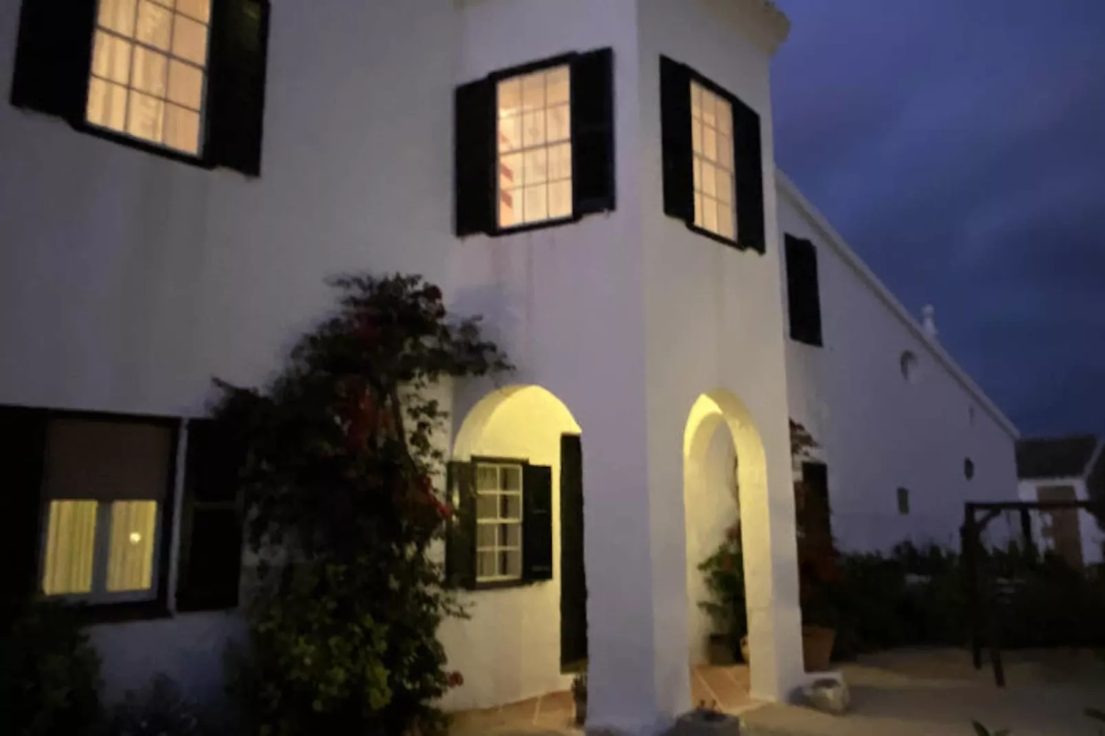 Maison à Son Bou-Image-tags.