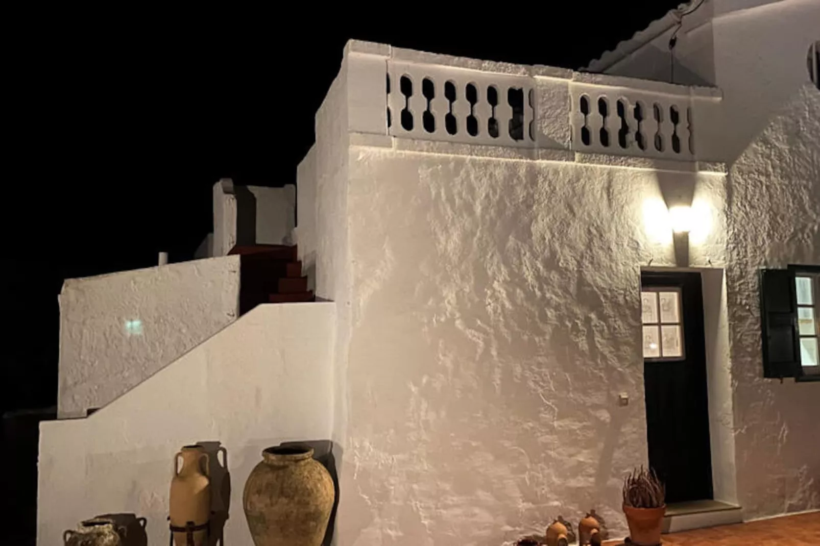 Maison à Son Bou-Image-tags.