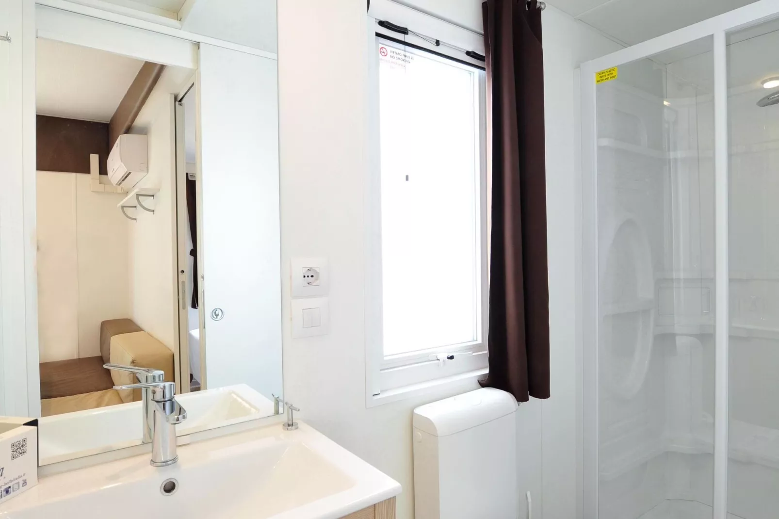Holiday park Bella Italia, Peschiera-Girasole Suite MH H-Badezimmer