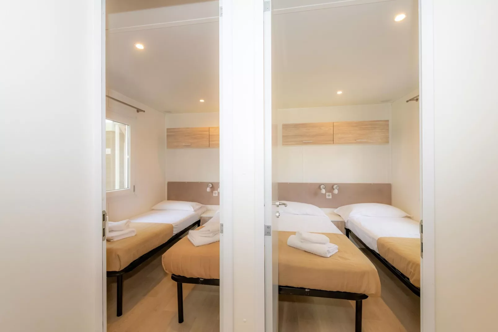 Mobile Homes The Garda Village, Sirmione-Maxi Caravan Prestige-Bedroom