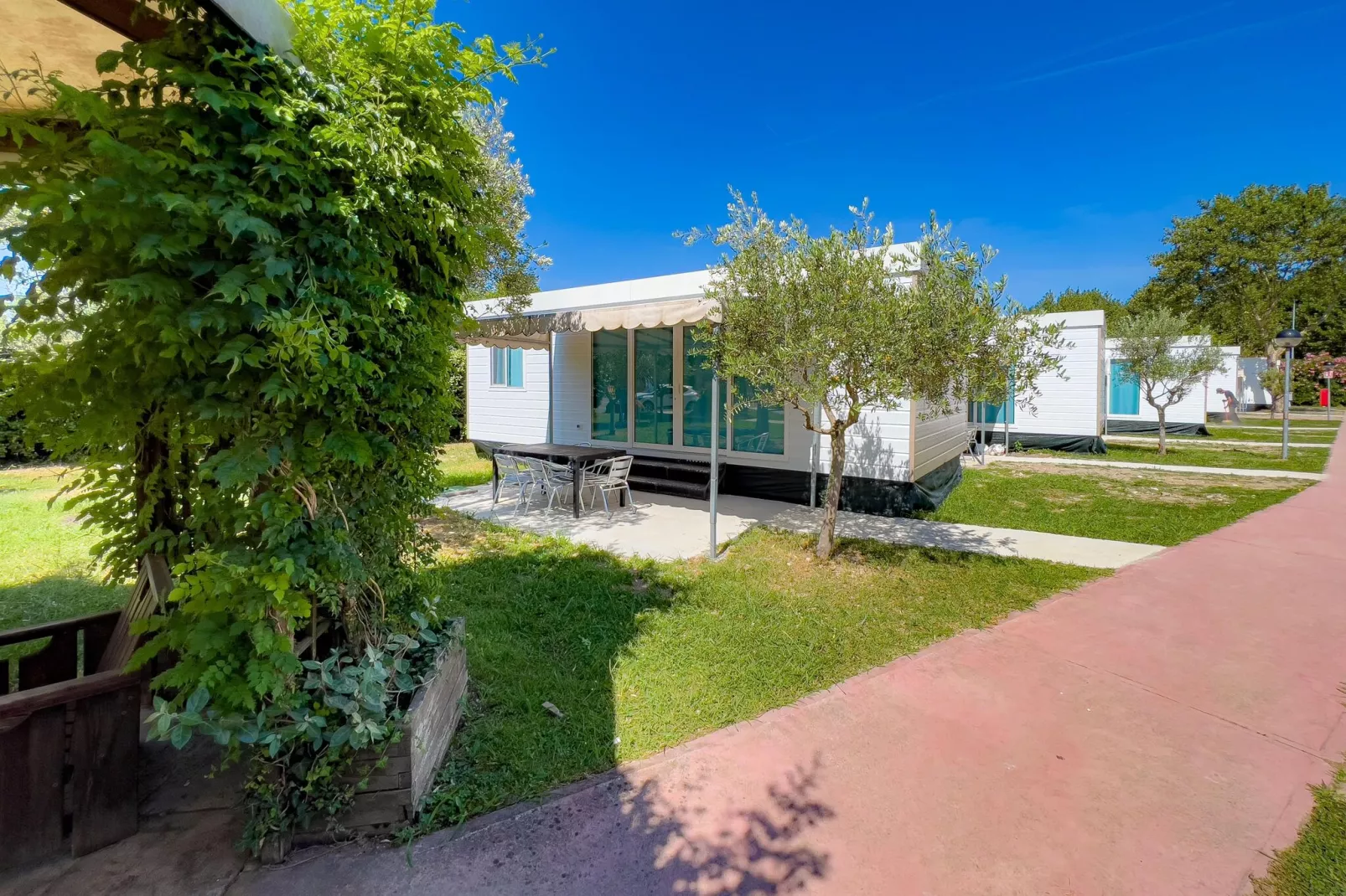 Mobile Homes The Garda Village, Sirmione-MH Deluxe-Exterior summer