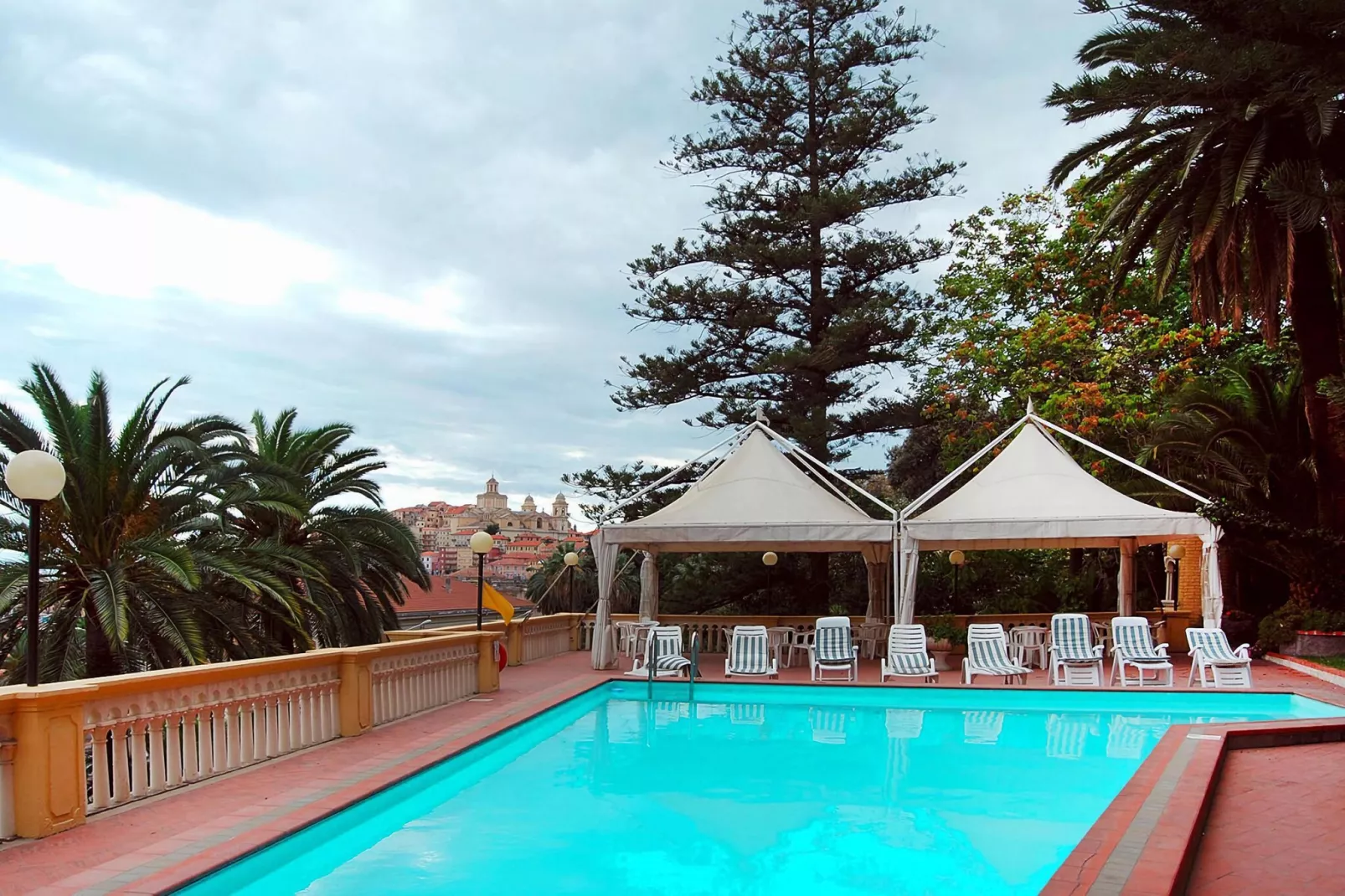 Residence Miramare Imperia B3-Pool