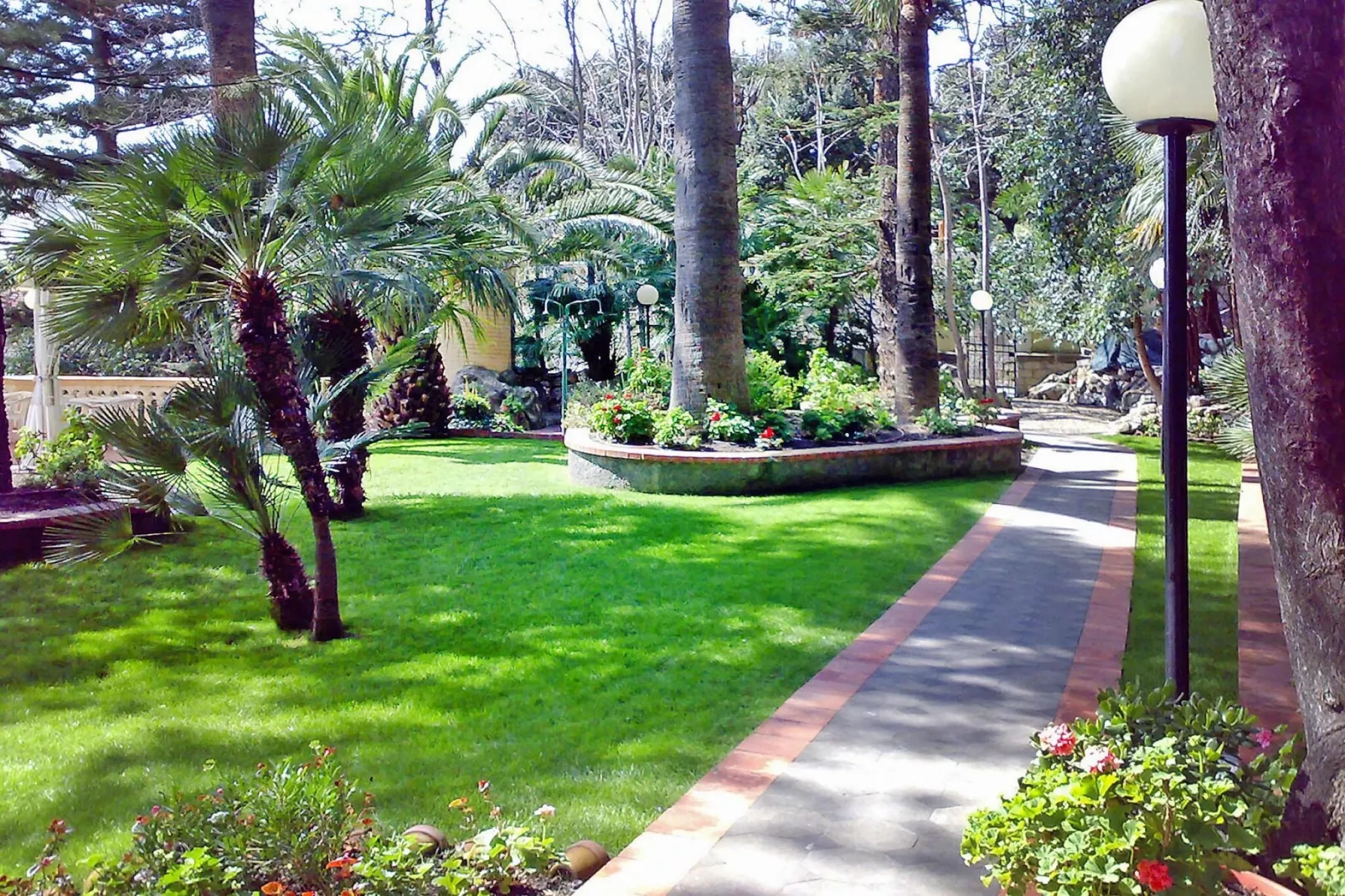 Residence Miramare Imperia B3-Gardens summer