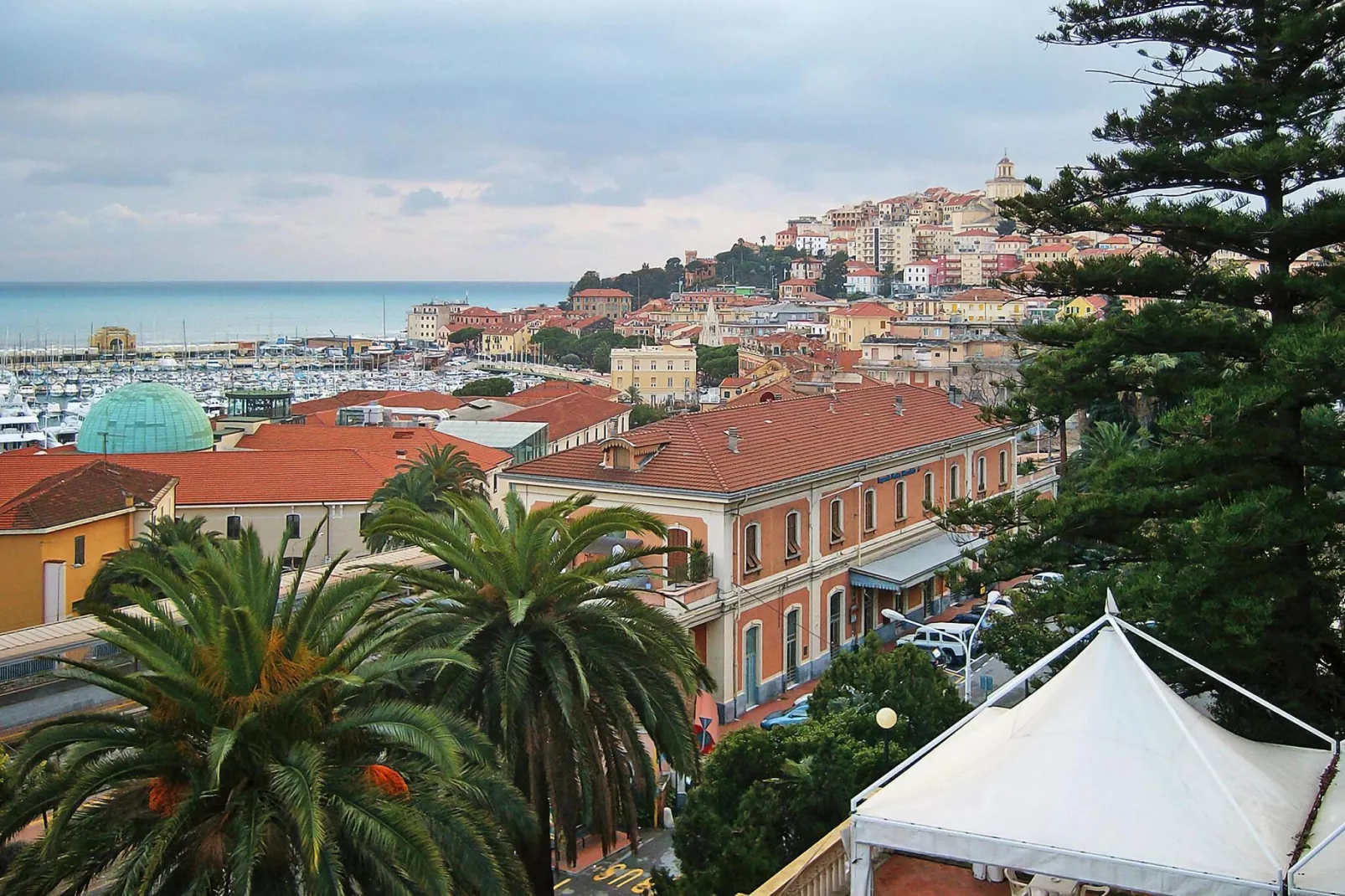 Residence Miramare Imperia B3-View summer