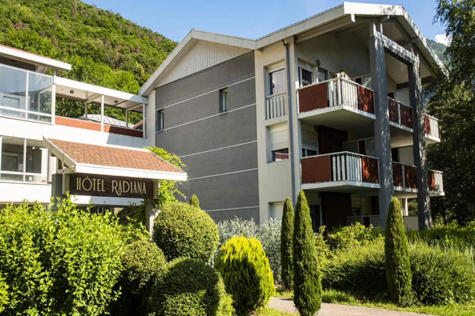 Suite Hôtelière Radiana***