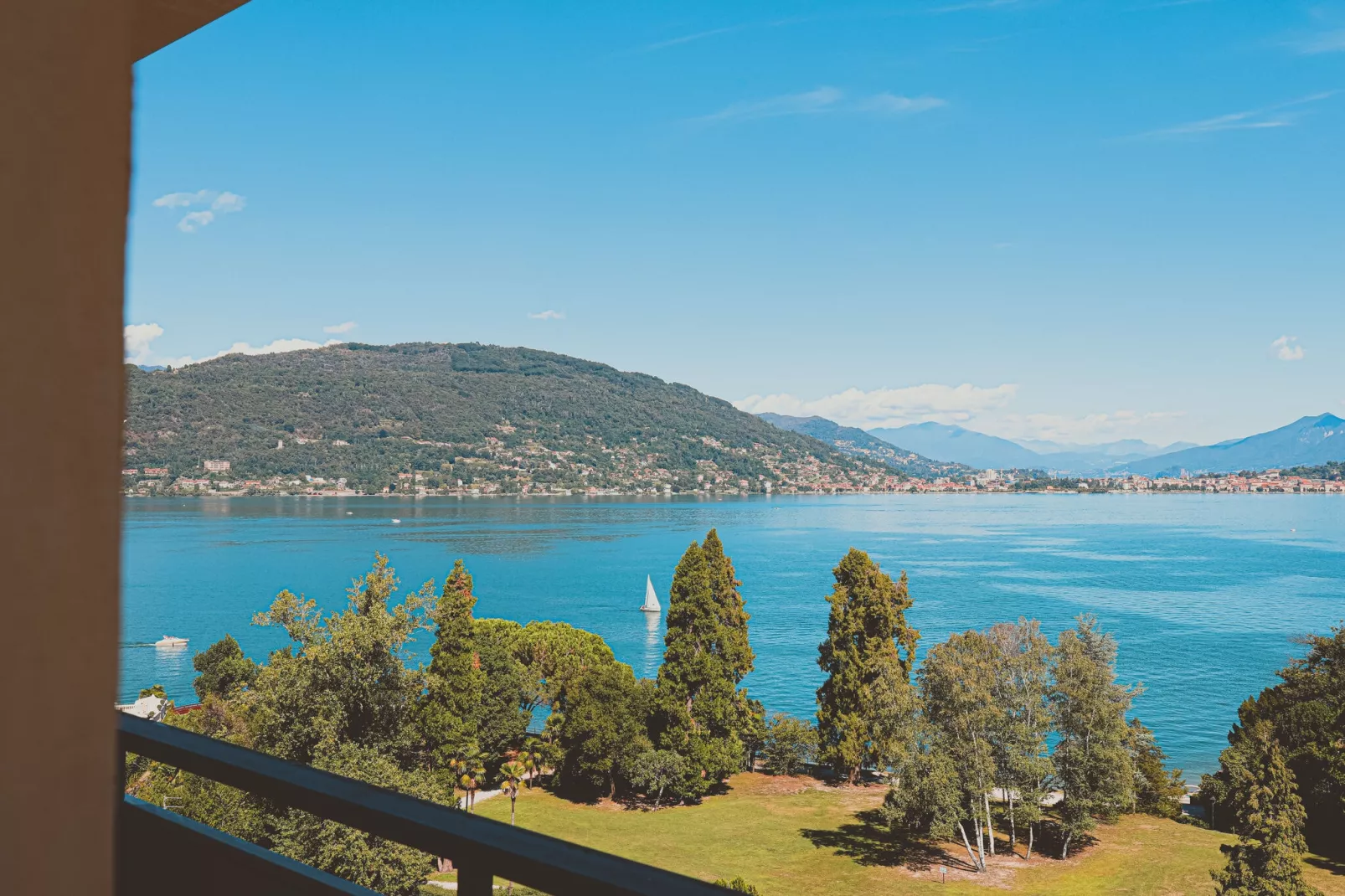 Residence Carl & Do Baveno-Bilo Standard 2 pax-View summer