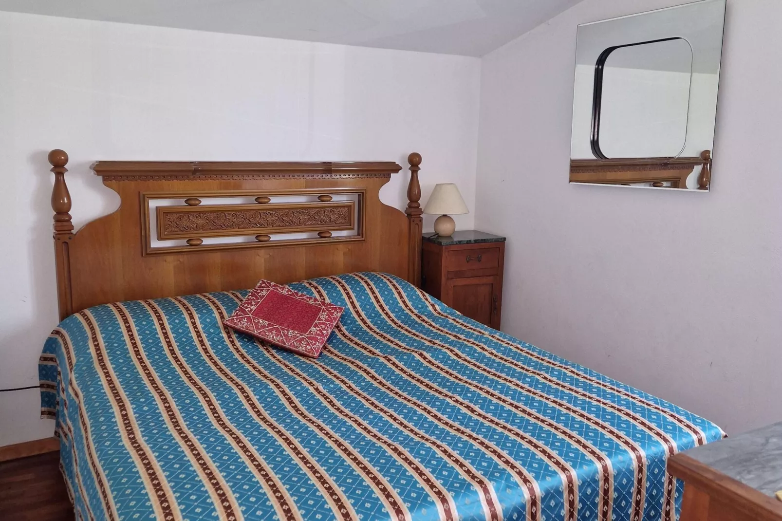 Holiday home dei Pavoni Montemaggiore con Piscina privata-Bedroom