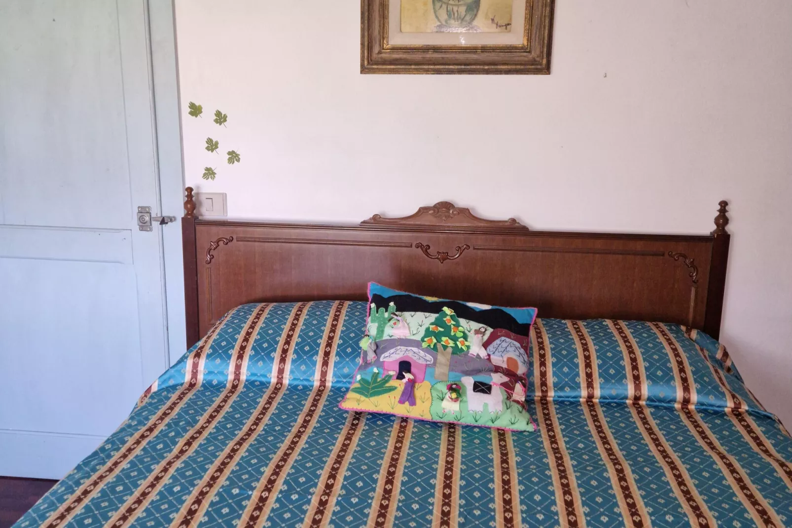 Holiday home dei Pavoni Montemaggiore con Piscina privata-Bedroom