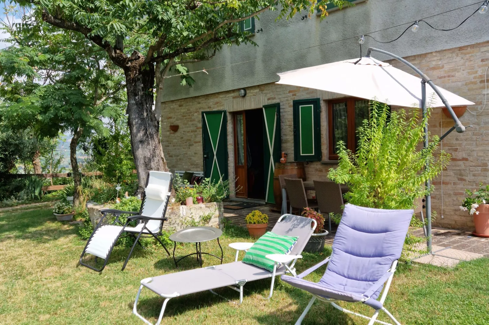 Holiday home dei Pavoni Montemaggiore con Piscina privata-Exterior summer