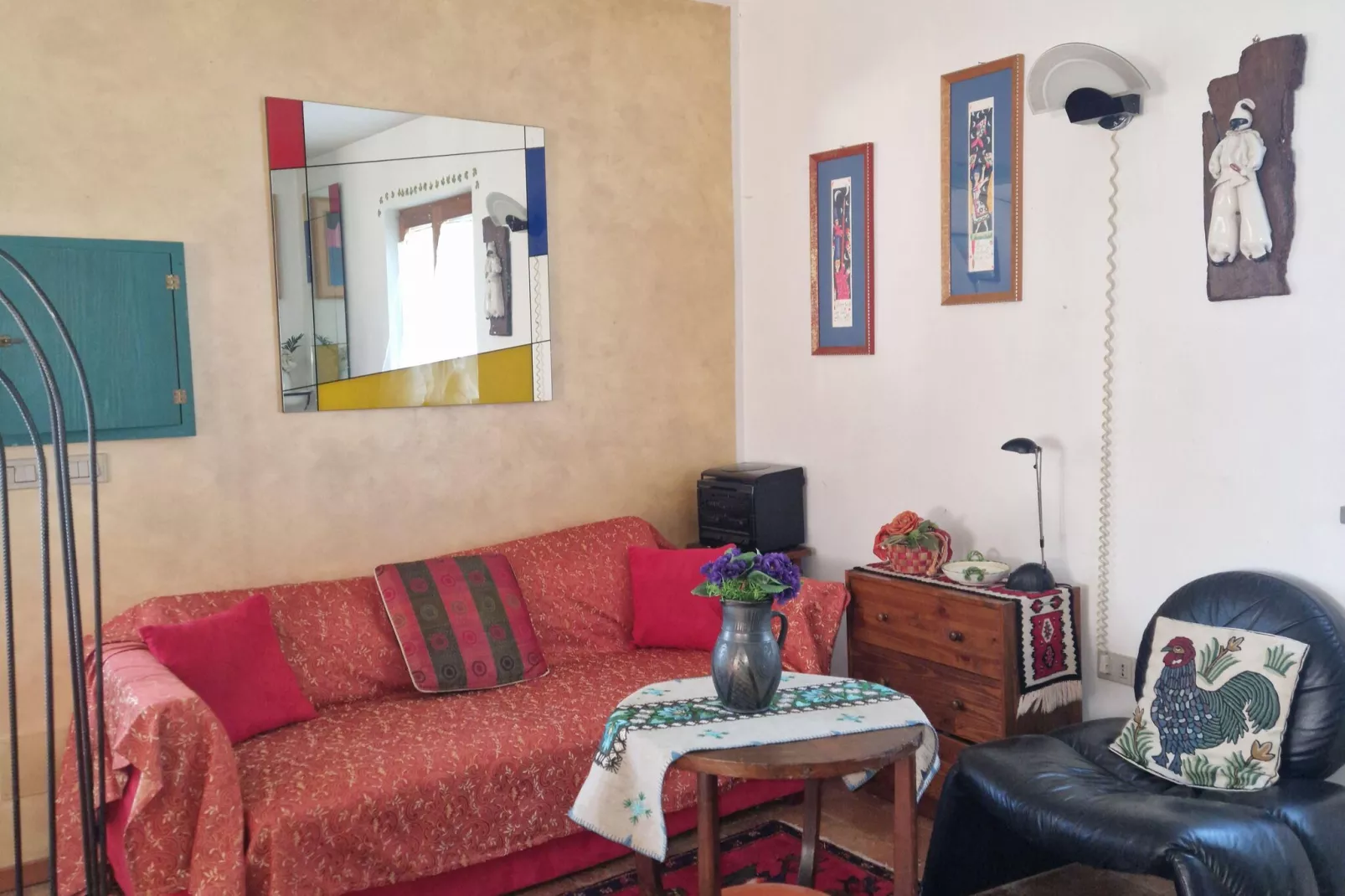 Holiday home dei Pavoni Montemaggiore con Piscina privata-Living room