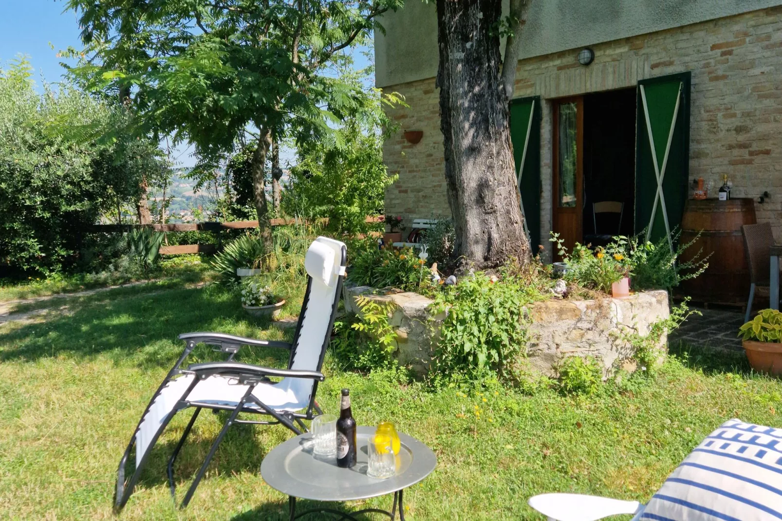 Holiday home dei Pavoni Montemaggiore con Piscina privata-Gardens summer