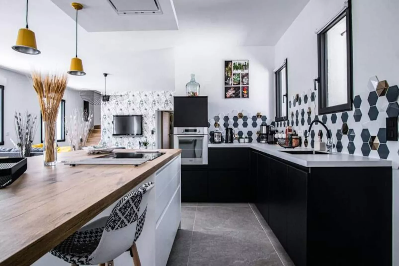 Maison Contemporaine - Grand Jardin Et Piscine Priv&eacute;e