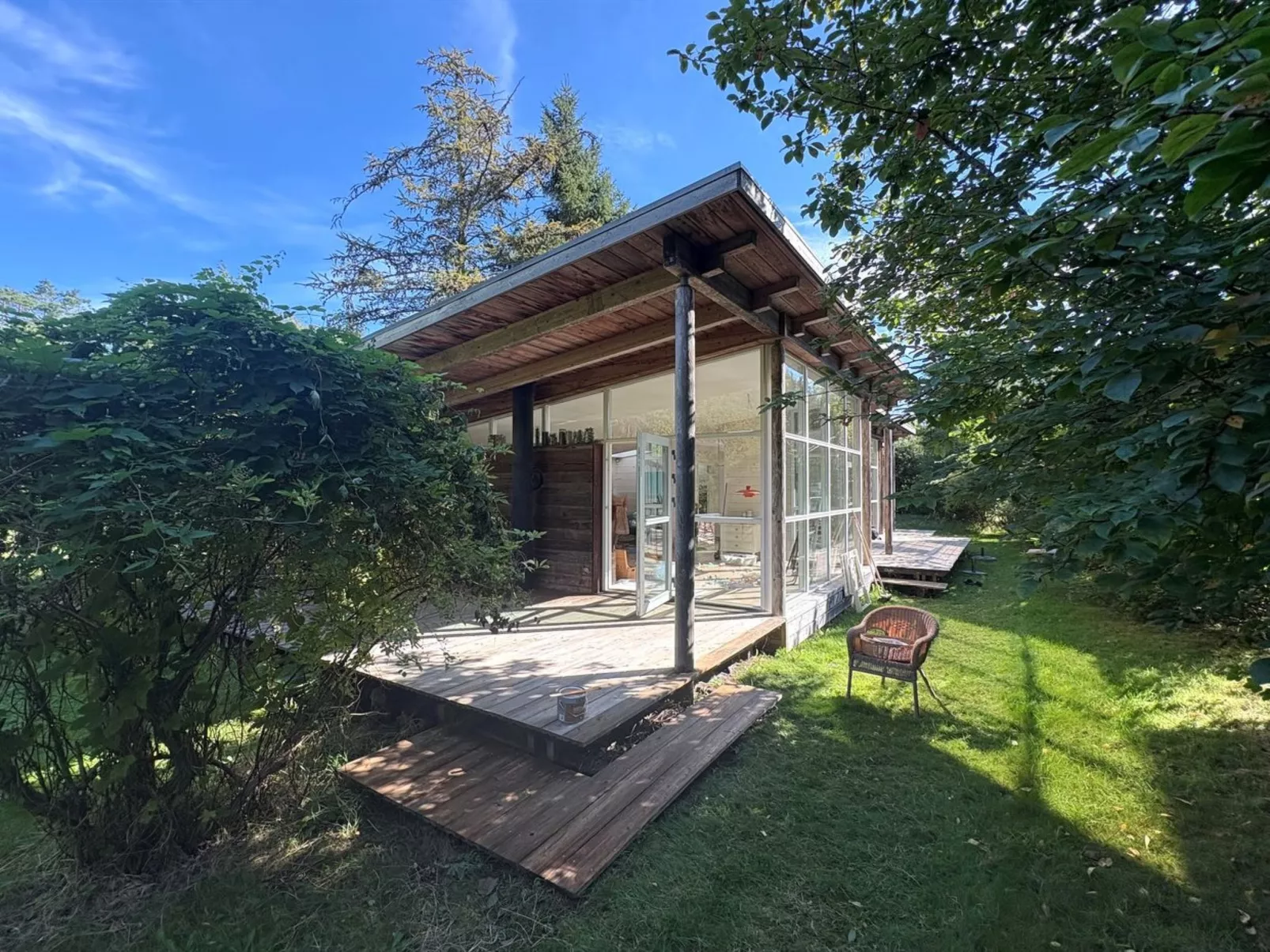 "Ellenora" - 1.7km from the sea