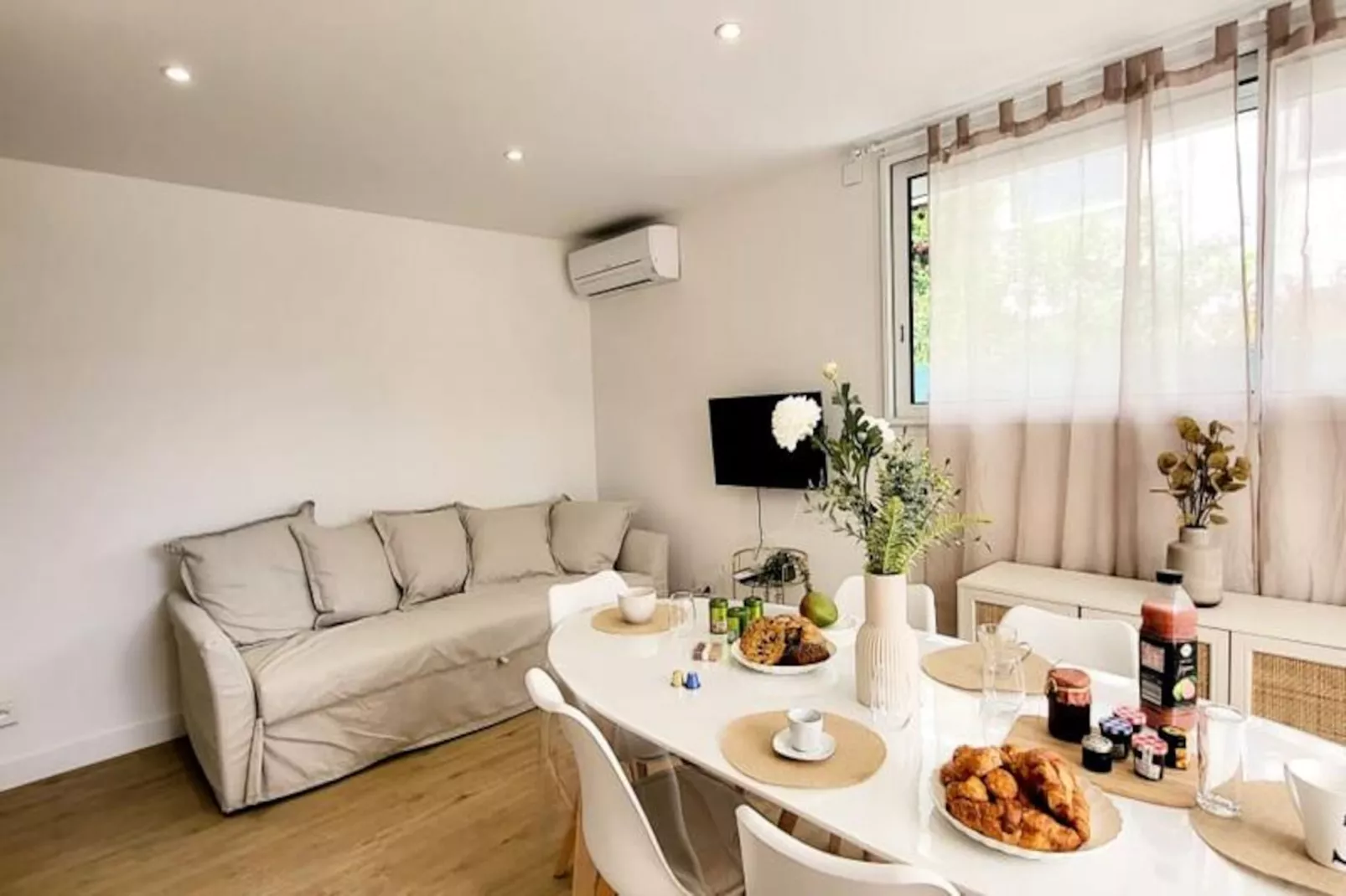 Résidence Domino 1 Superbement R&eacute;nov&eacute; - 2 Chambres -terrasse &agrave; 300m Plage, Commerces