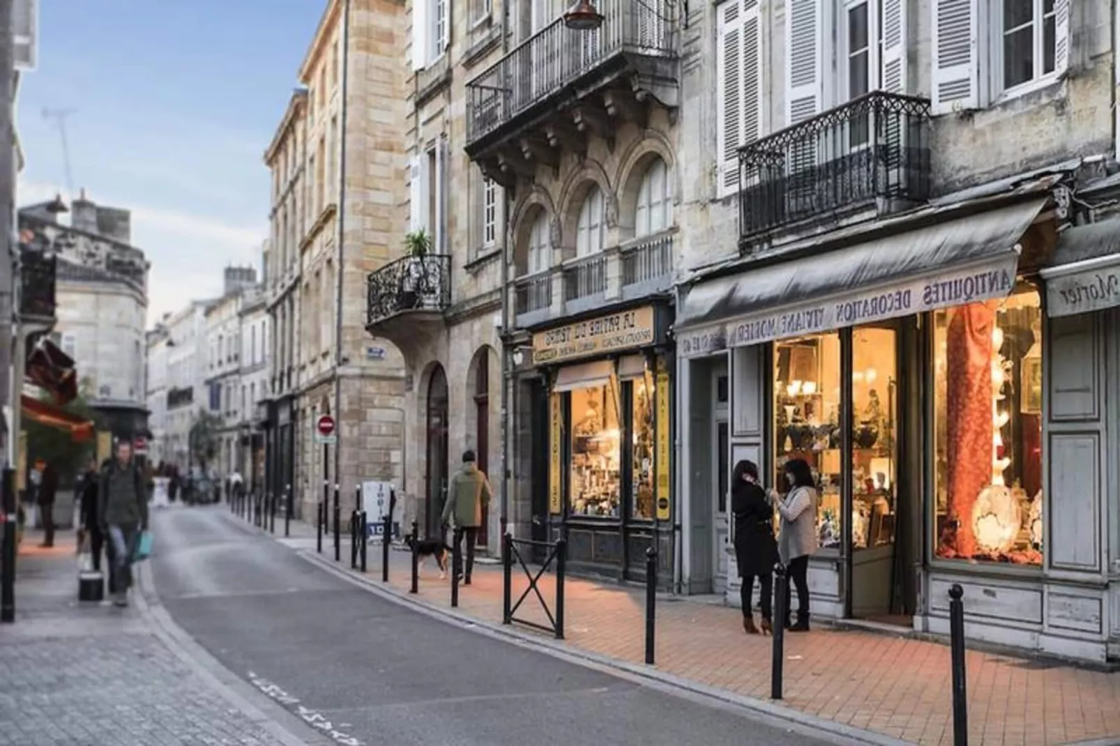 Appartement Avec Cachet En Duplex De 2 Chambres Situ&eacute; Vers La Gare St-jean