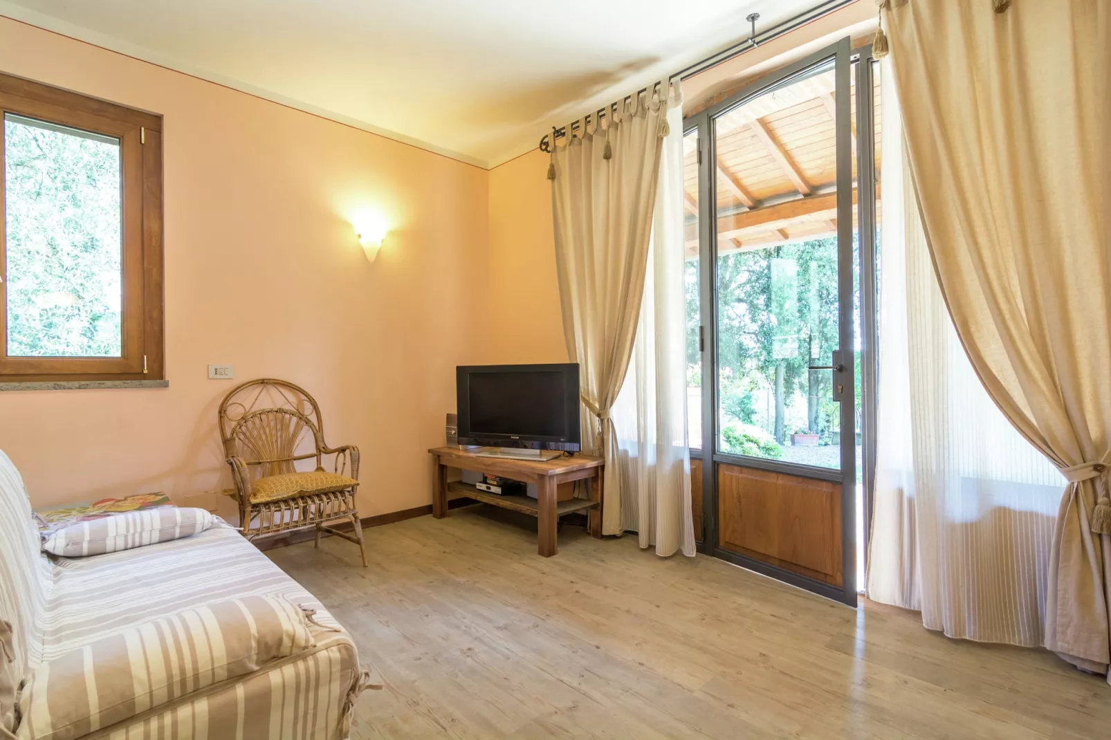 Il Leccio e Le Rose-Living room