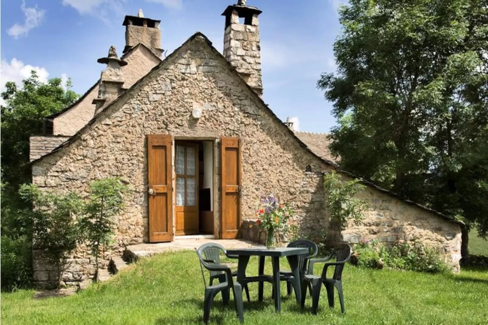 Gîte de France Gîtes de france 1 épi 2/4 personnes à valbelle 1 épi