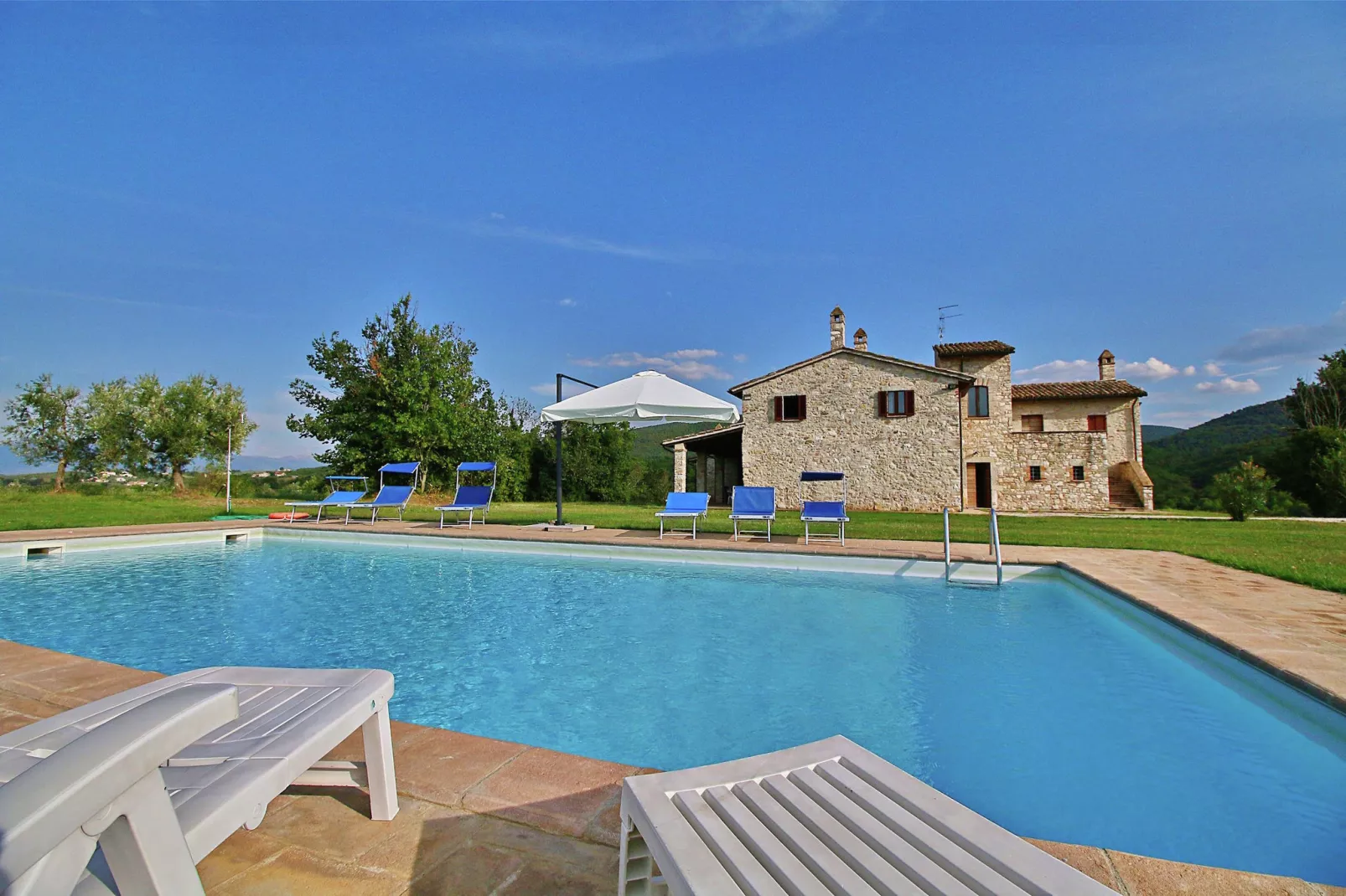 Villa Torri-Exterior summer
