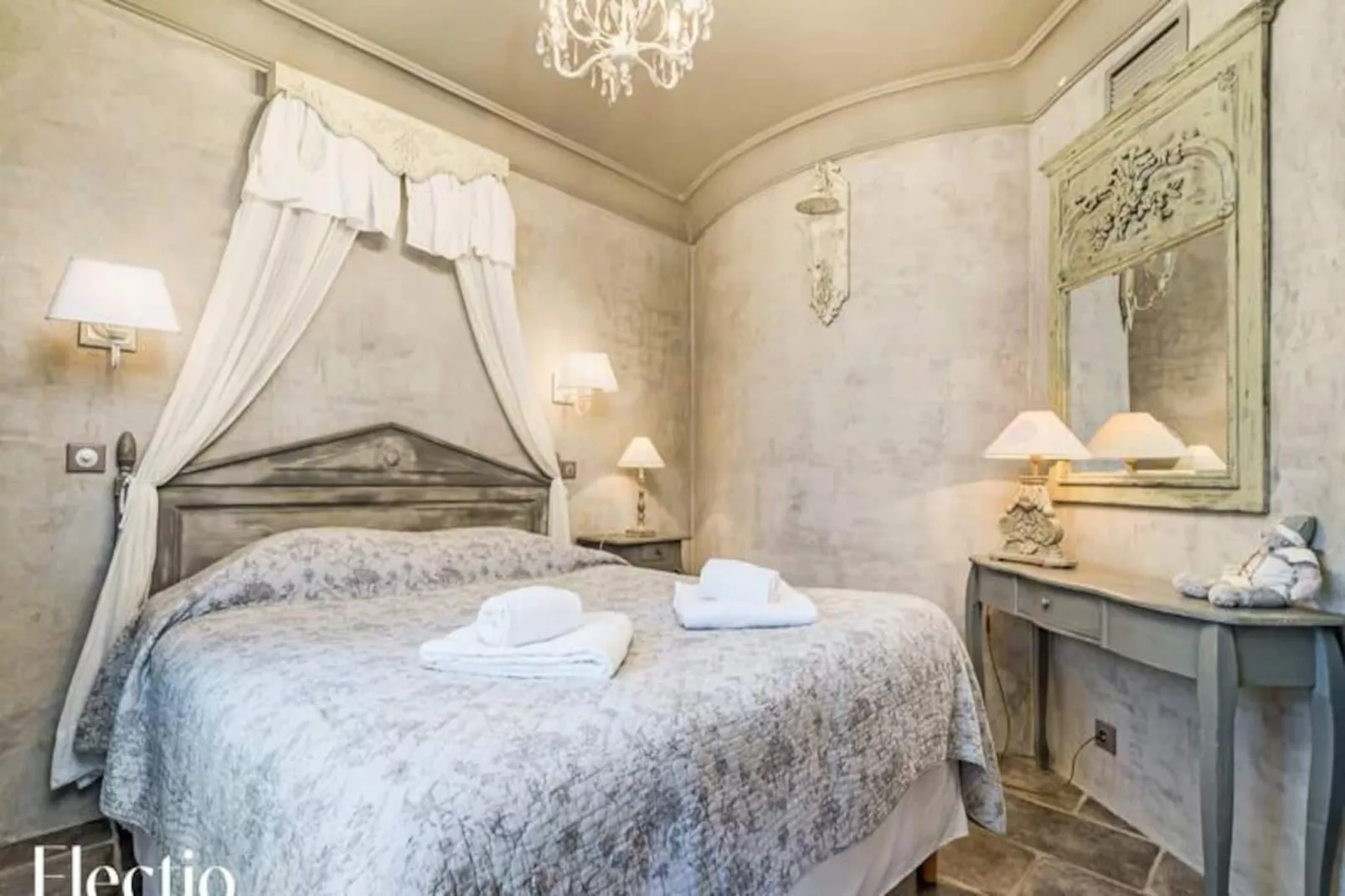 Loggia Des Genets  I  R&eacute;sidence Les Petitons