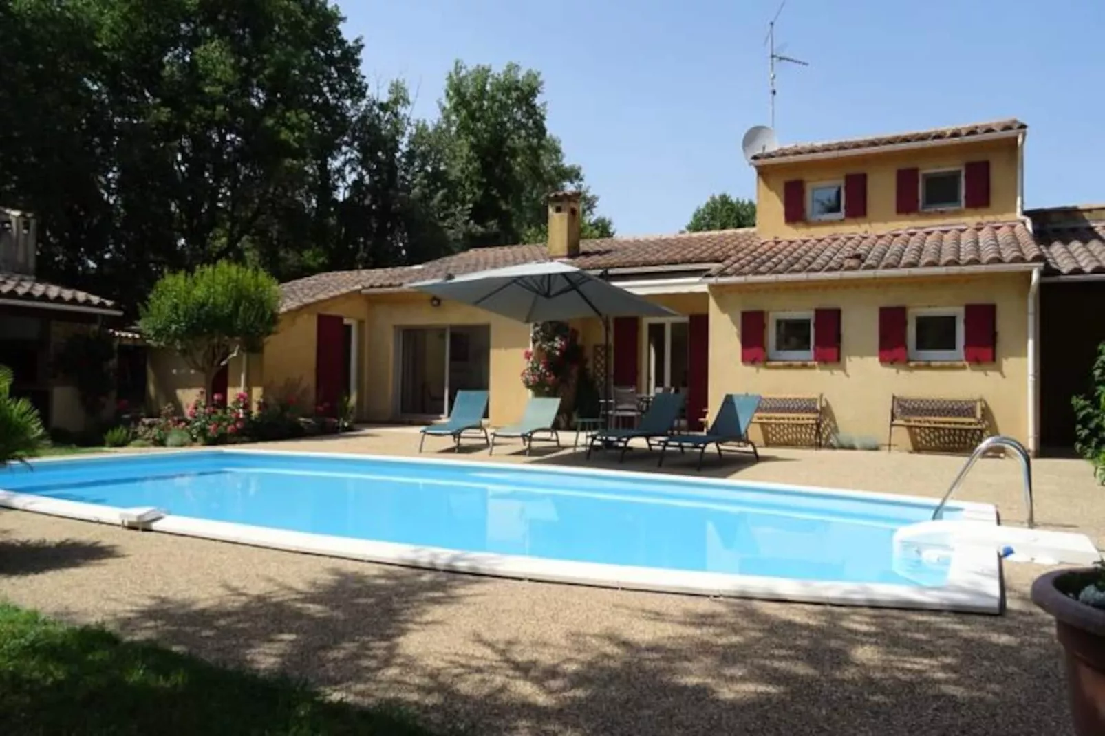 La M&eacute;sange Bleue - Piscine Priv&eacute;e