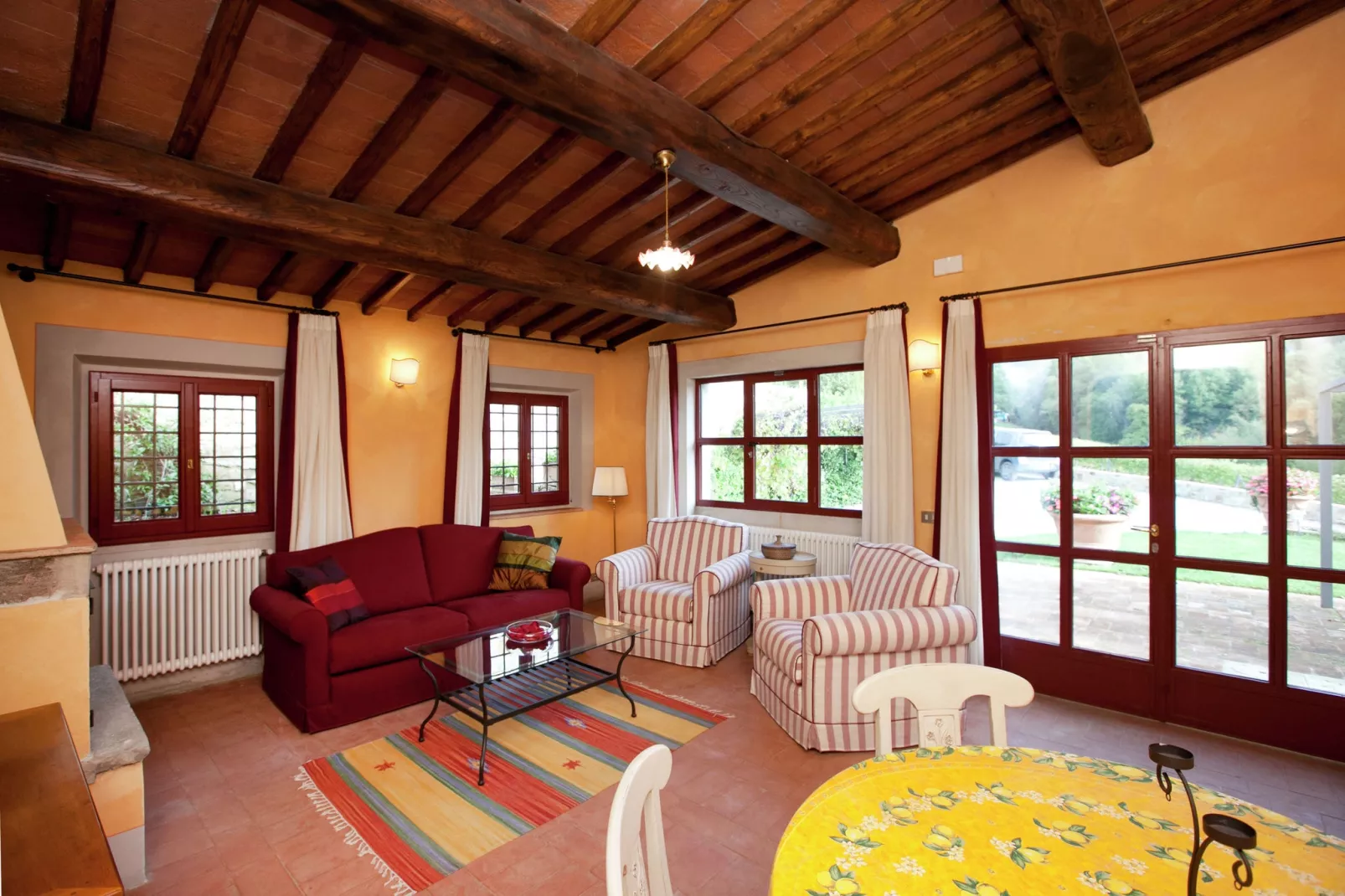 Primrose-Living room