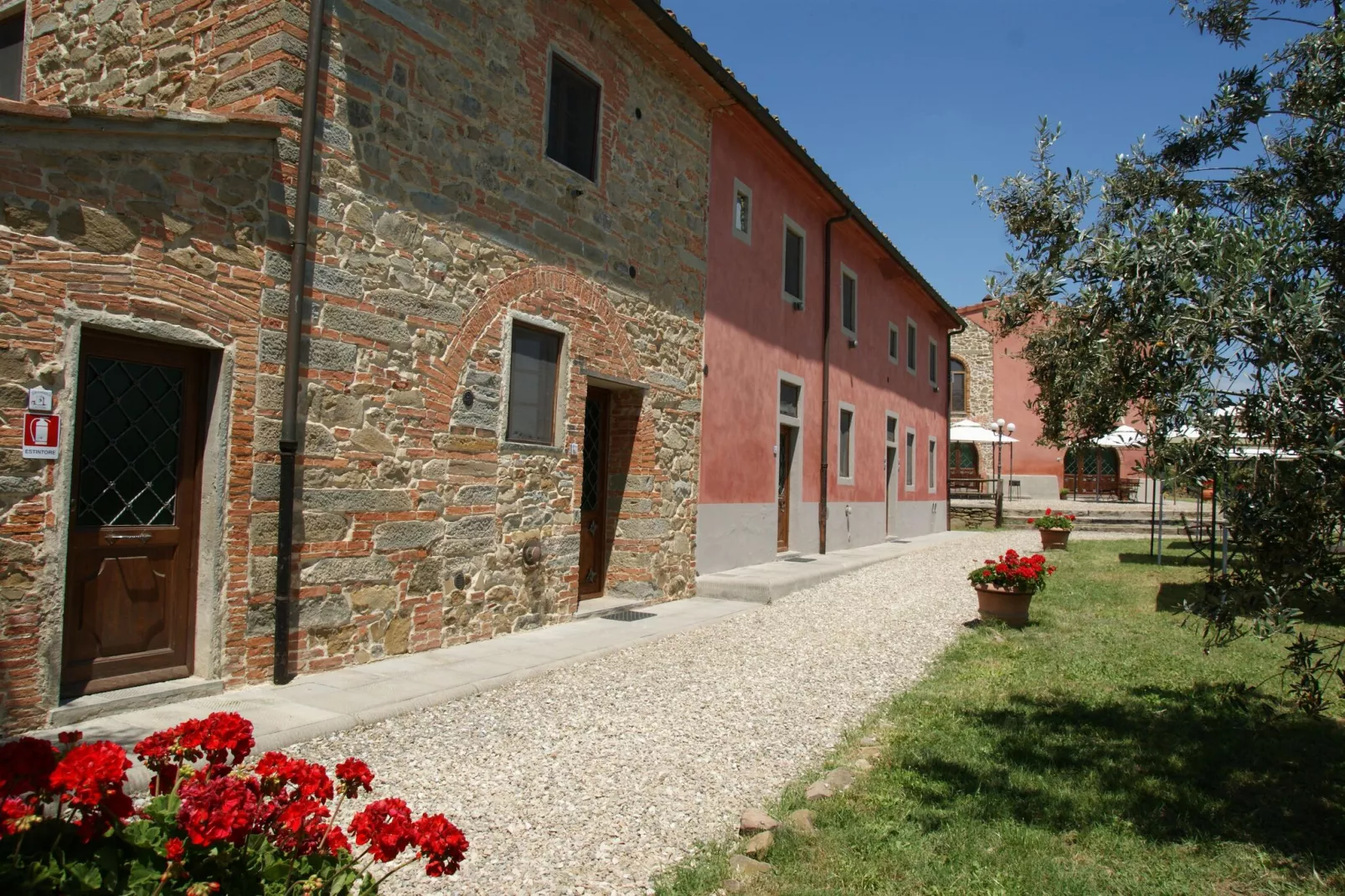 Istrice-Exterior summer