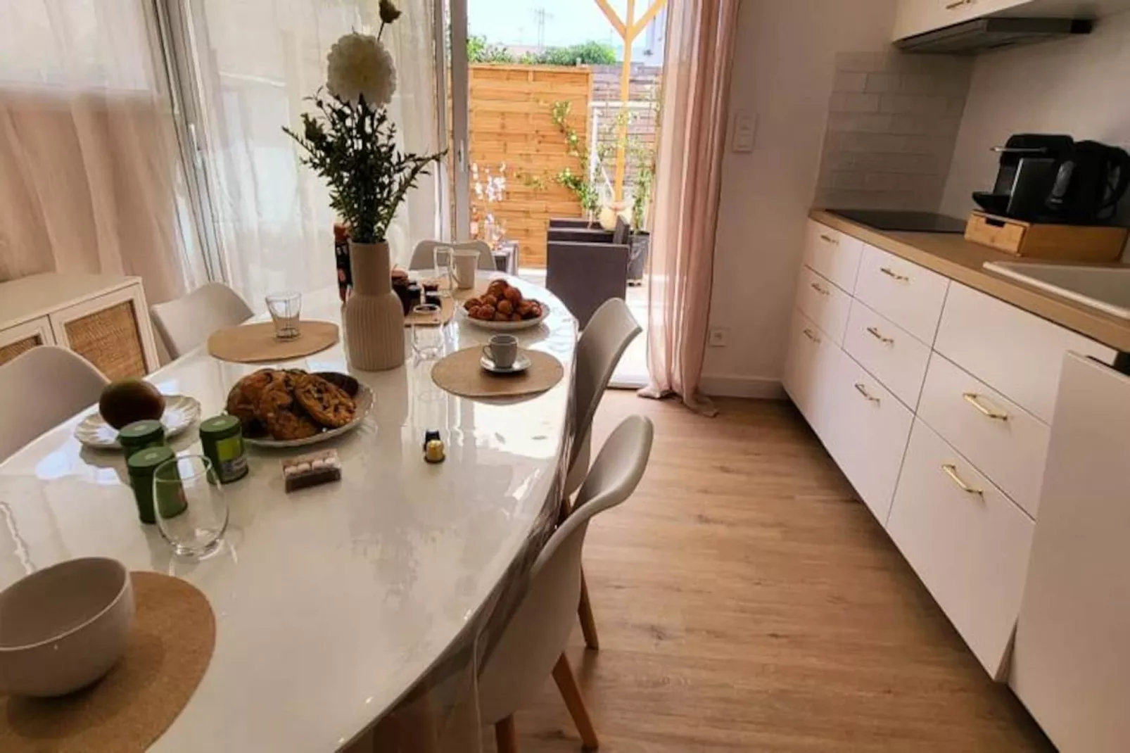 Résidence Domino 1 Superbement R&eacute;nov&eacute; - 2 Chambres -terrasse &agrave; 300m Plage, Commerces