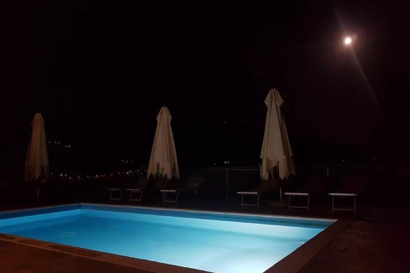 Aia-Swimming pool