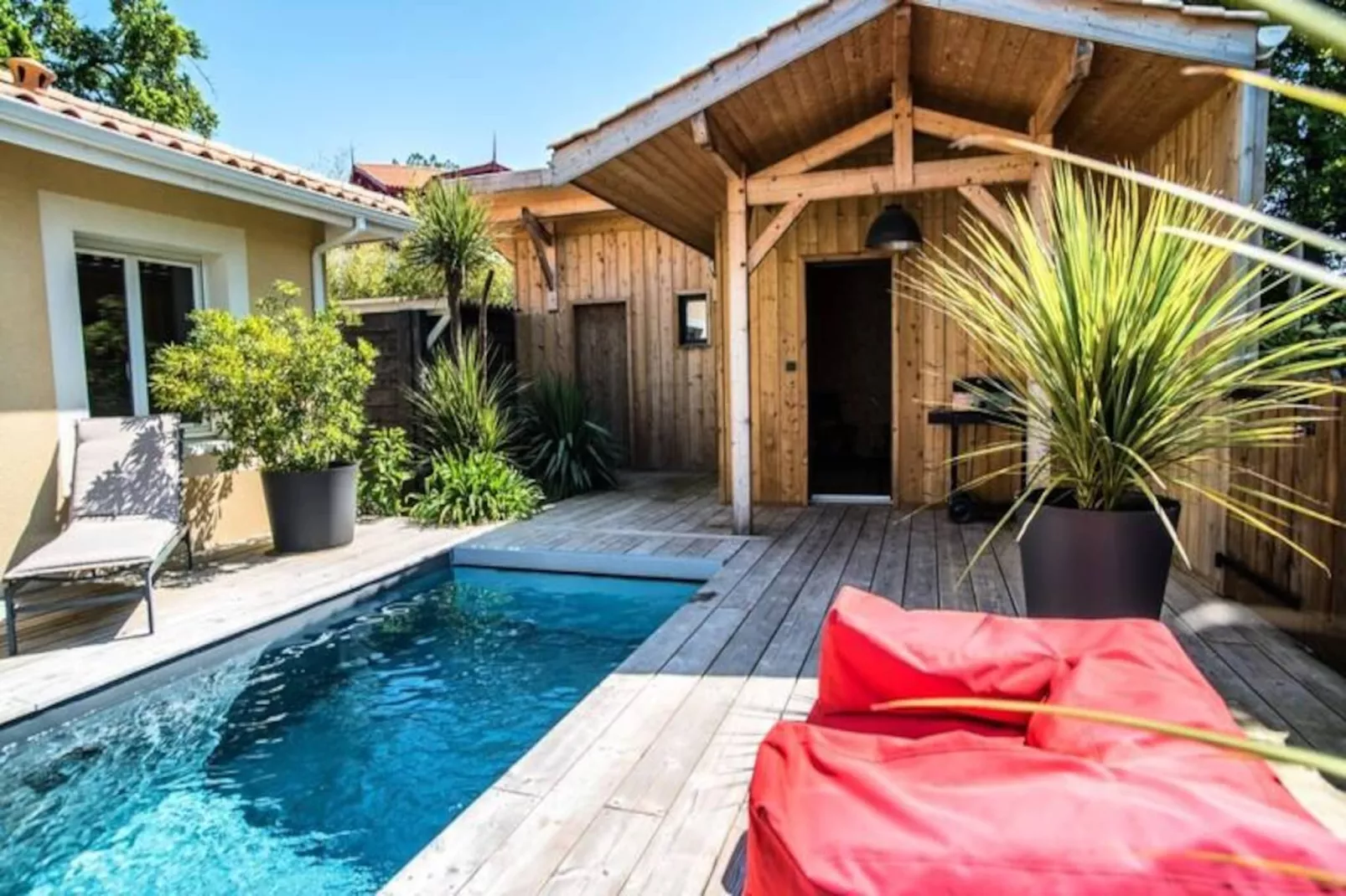 Villa Au Charme Familial Avec Belle Terrasse Et Piscine Chauff&eacute;e