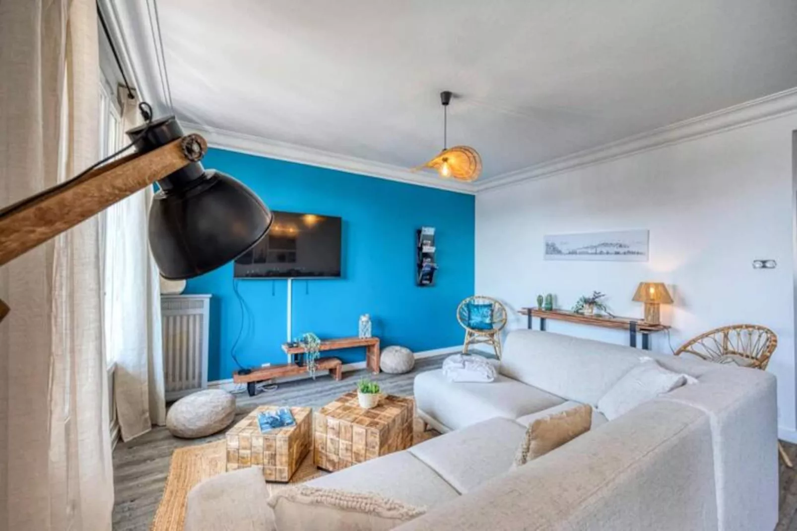 | L'ang&eacute;lique Des Eaux Claires 🪽| Parking