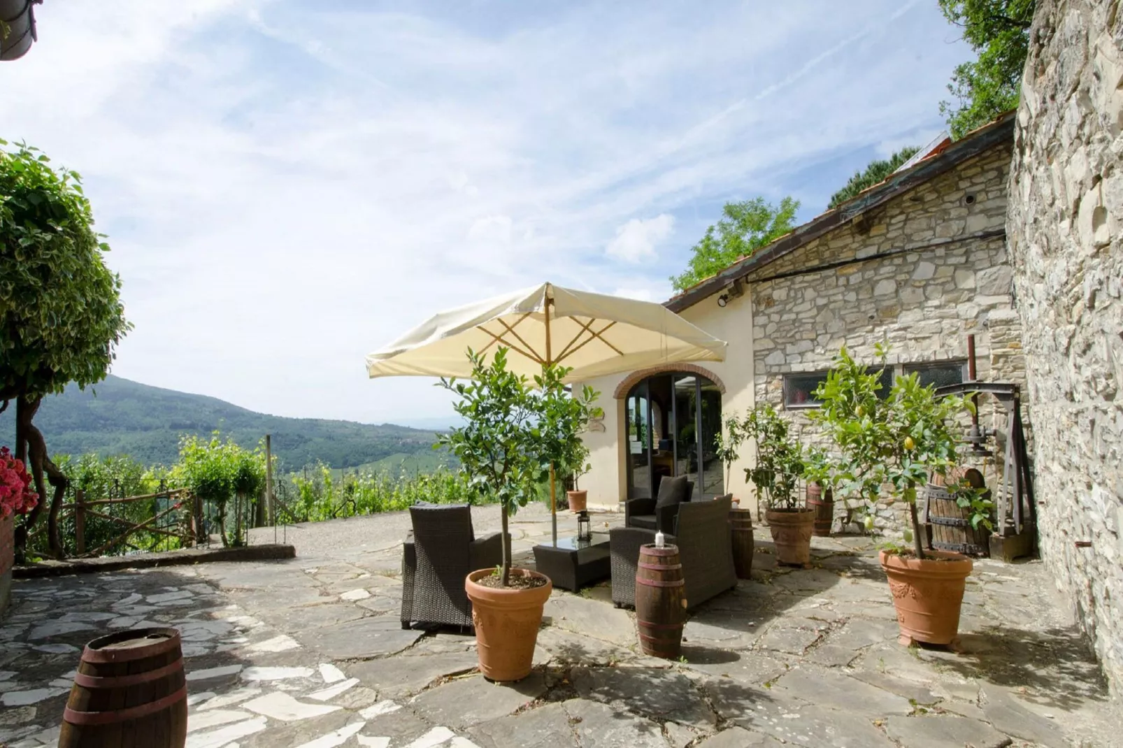Noce-Exterior summer