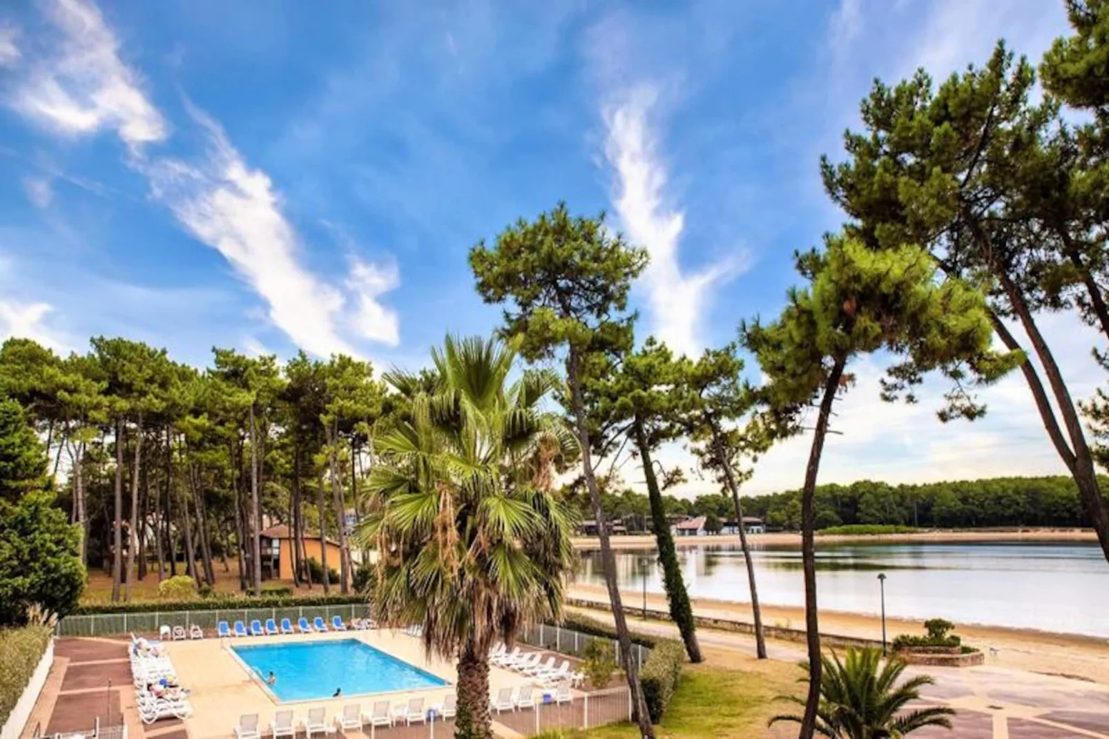 SOWELL Family Pignada Plage***