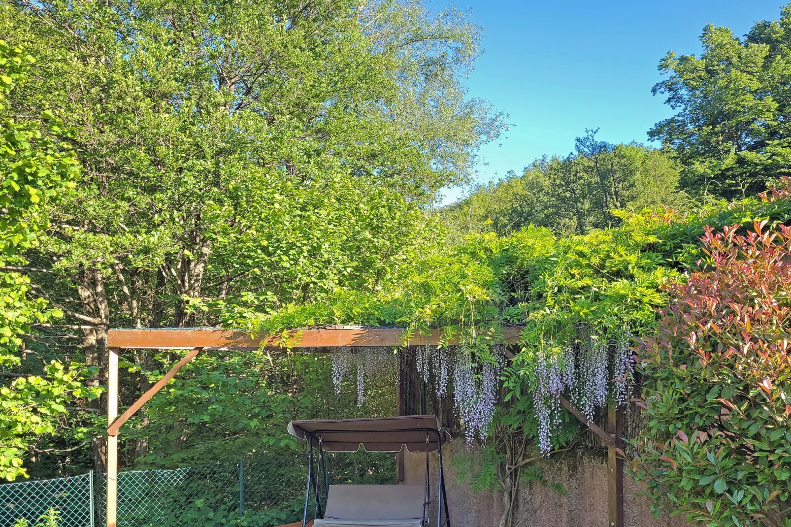 Insieme in Panche-Exterior summer