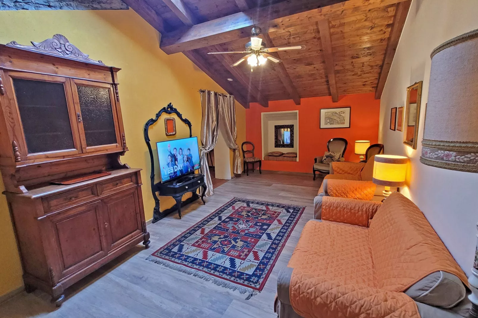 Insieme in Panche-Living room