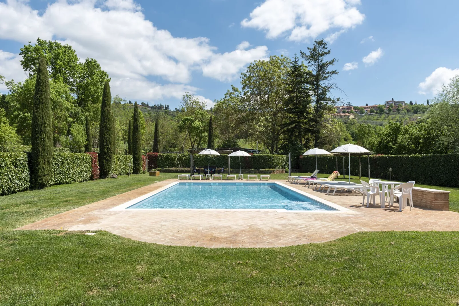 Casal Gheriglio Roseto-Pool