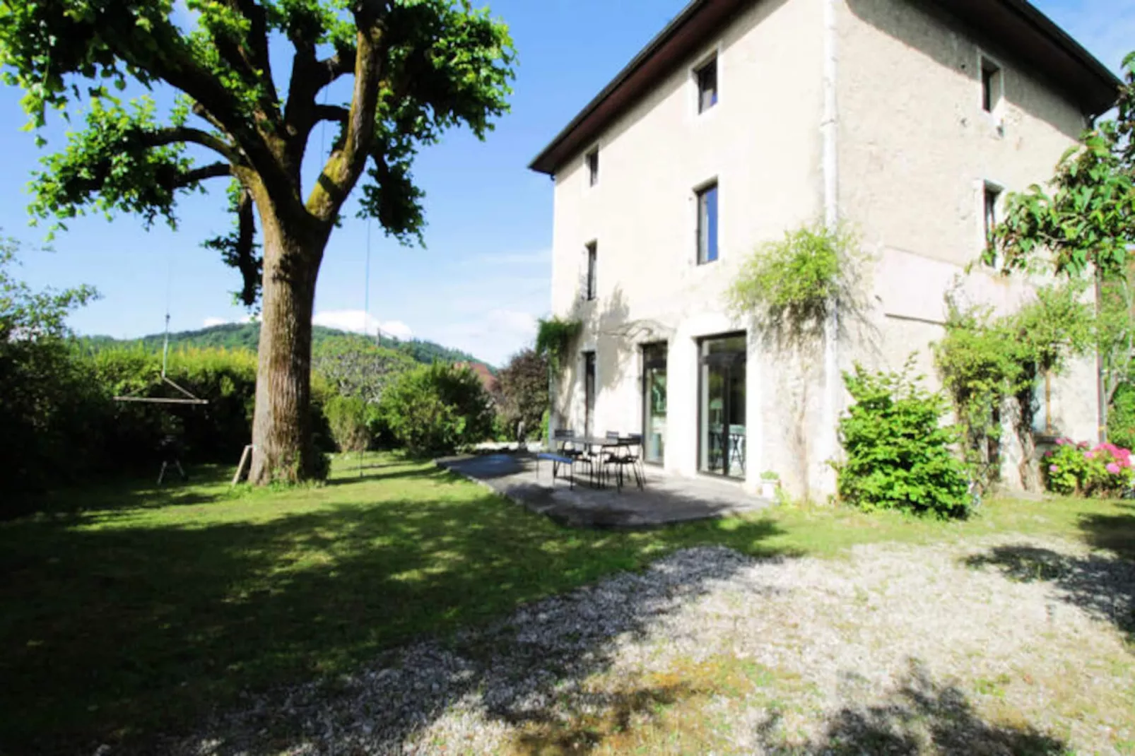 Maison Familiale, Cadre Paisible Et Piscine !