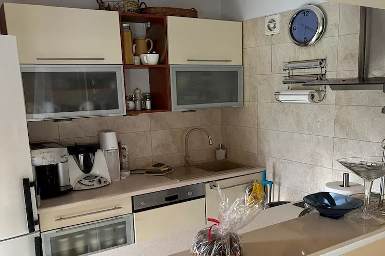 Dom wakacyjny w Krzyni dla max 7 osób-Kitchen