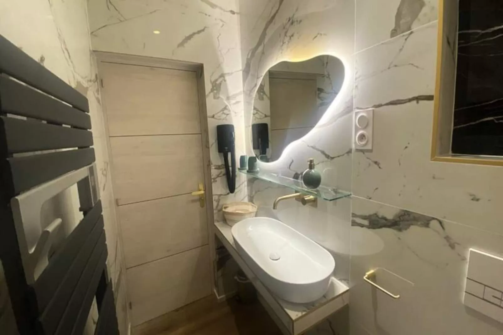 19a - Le Septi&egrave;me Ciel, Cocoon Lover