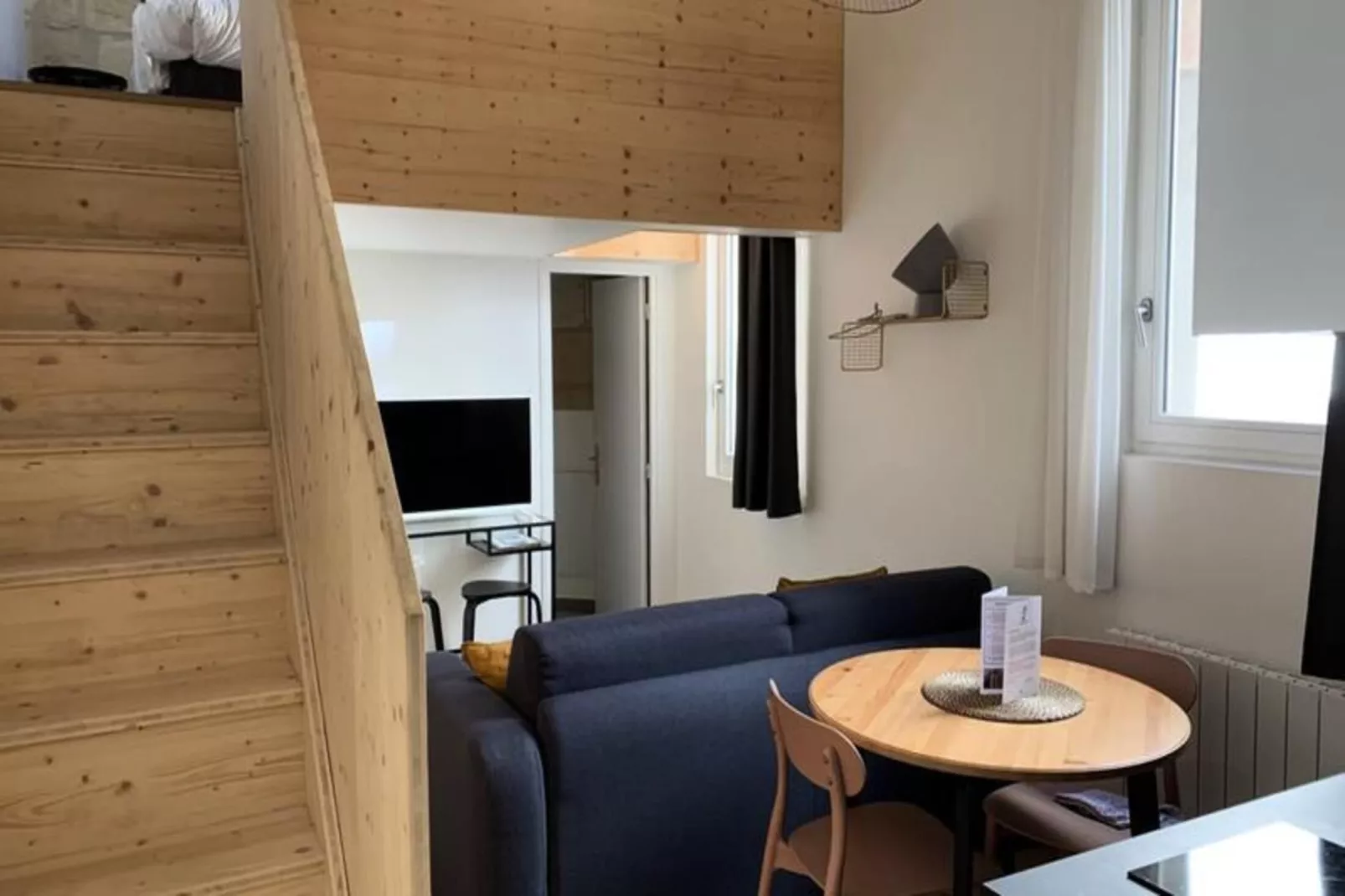 Duplex Confortable Dans La Belle Pierre Plac&eacute; Au Porte De La Gare St-jean